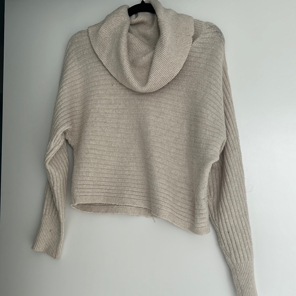 Size XS Pink Rose Cream Cropped Cowl Neck Sweater